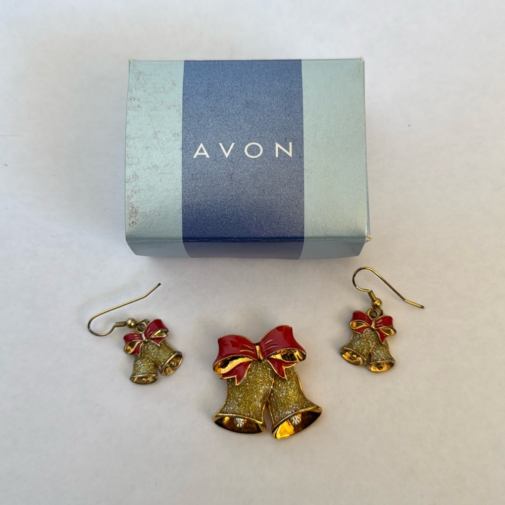 Avon Vintage Festival Holiday Pin and Earring Set